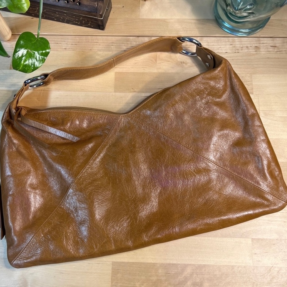 Absolutely beautiful and soft brown/saddle leather Hobo shoulder bag.